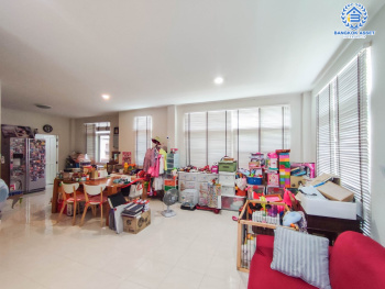 *****บ้านมือสอง ม.รสา สแปนิช คอร์ทยาร์ด รามอินทรา หลังมุม เนื้อที่ 53.6 ตร.ว. ฟังก์ชัน 3 ห้องนอน 3 ห้องน้ำ จอดรถได้ 2 คัน Facilities ครบครัน บนทำเลเชื่อมต่อหลายเส้นทาง ถ.ลาดปลาเค้า, ถ.รามอินทรา, ถ.เกษตร-นวมินทร์ ใกล้ทางด่วน "รามอินทรา-อาจณรงค์" และ เซ็นทรัลรามอินทรา